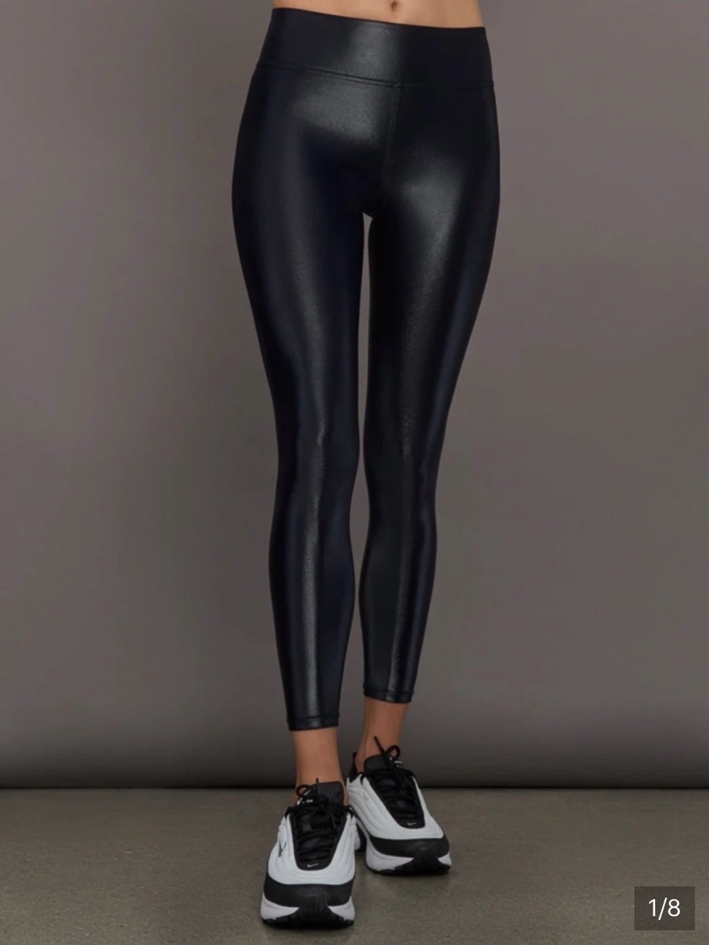 Carbon38 Black Takara Low-Rise Capri Leggings Small